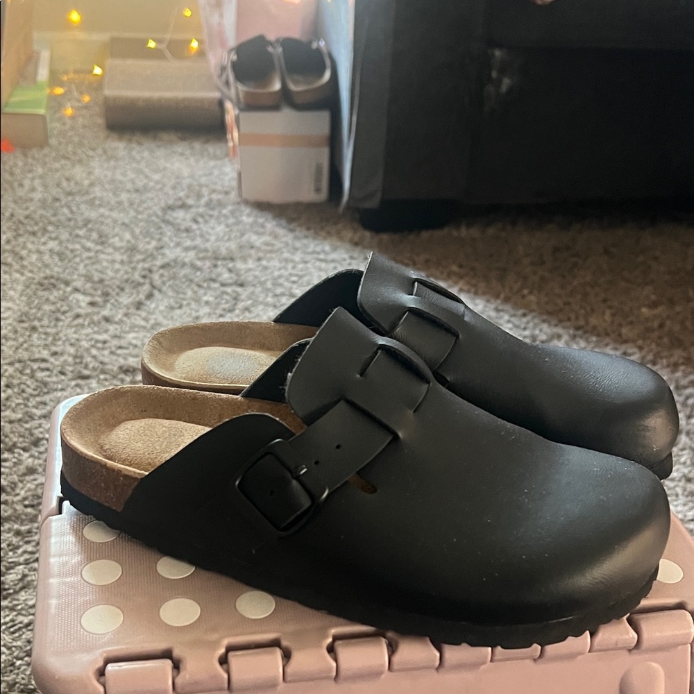 Cushionaire Black Mules & Clogs